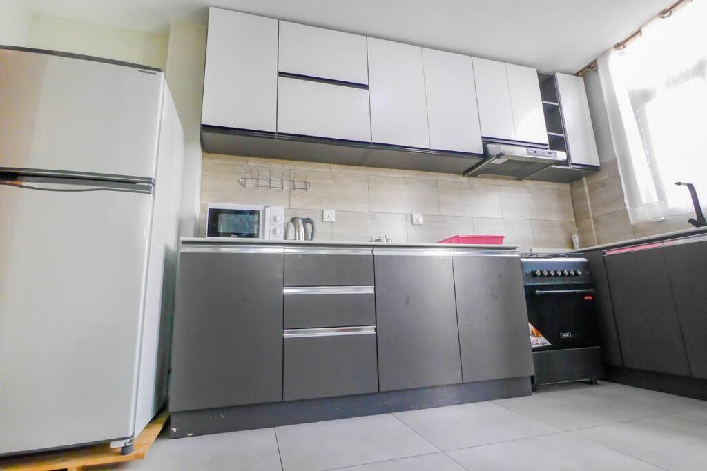 Ultra Modern Apartment In Nyarutarama Kigali Kültér fotó